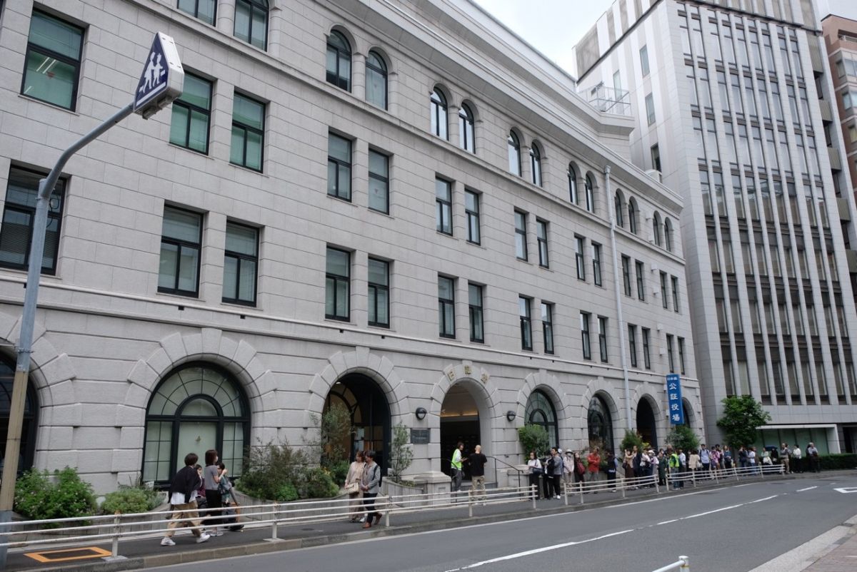 日証館の外観。建築祭当日は、見学希望者で長蛇の列が!