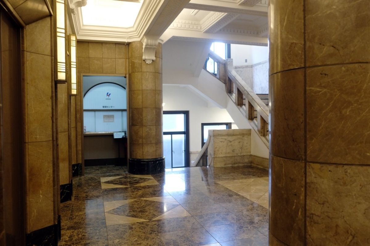 日証館のエレベーターホール