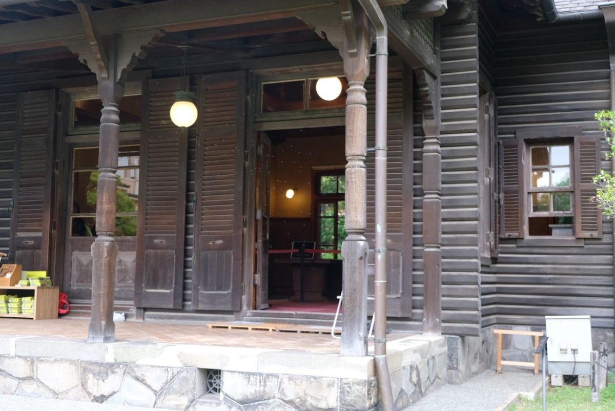 普段は外から眺めるだけの撞球室に入れる貴重な機会!