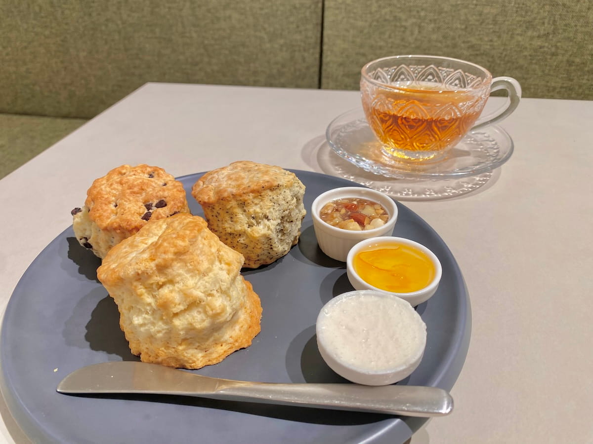 「平日限定 スコーンの食べ放題」（90分制、4種のジャム＆ティーフリー付き）2750円