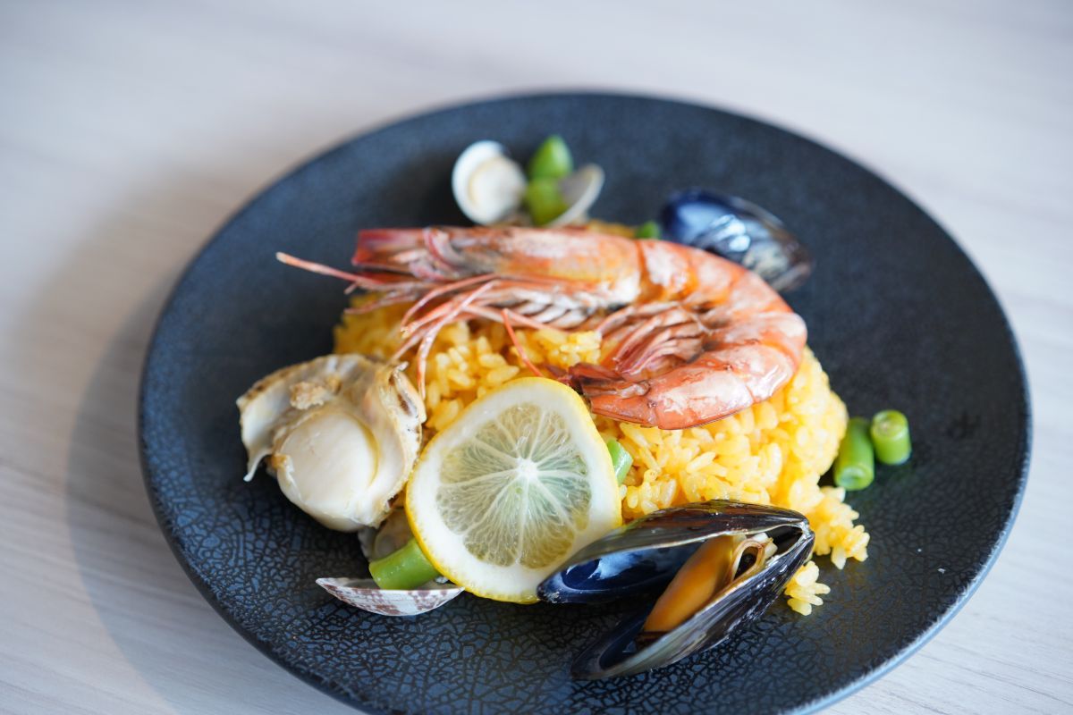 「海の幸のパエリア（大盛り）」2300円