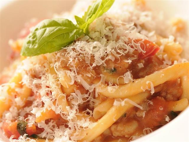 ランチコースは「アミラリアートコース」3300円、「マルチアーノコース」5500円、「ルチアーノコース」6600円