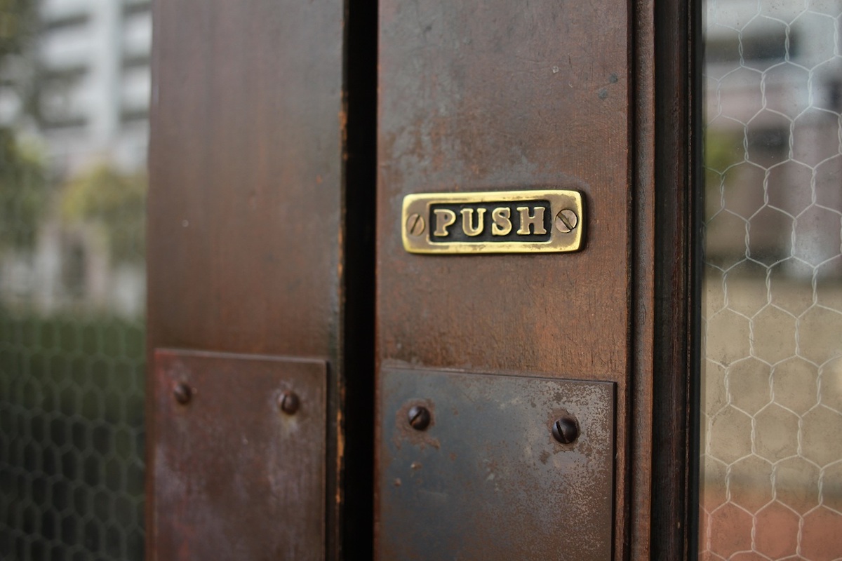 ドアもオシャレ