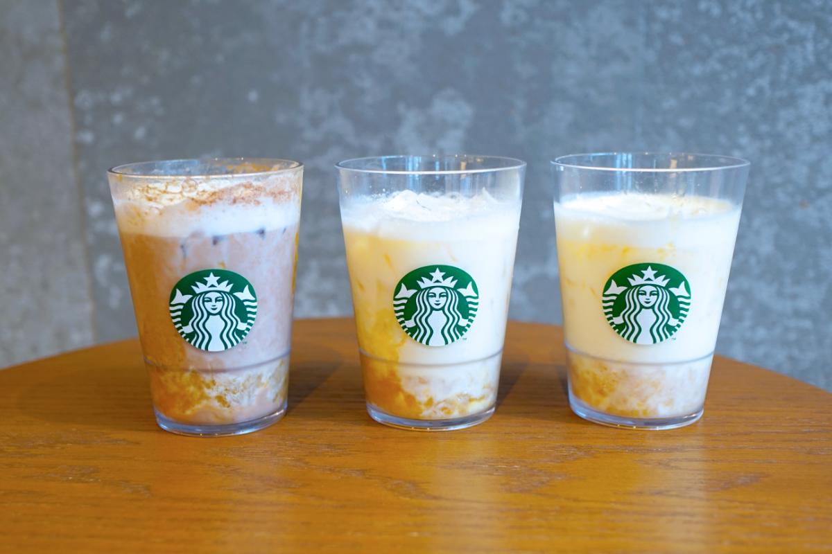 左から①「マンゴー オレ」カスタマイズ:ハチミツ追加(無料)、ミルクフォーム追加(+55円)、アーモンドミルクに変更(+55円)、チョコレートシロップ追加(+55円)、②「マンゴー オレ」通常オーダー、③「マンゴー オレ」カスタマイズ:豆乳(調整豆乳)に変更(無料)、マンゴー果肉追加(+110円)、ホワイトモカシロップ追加(+55円)