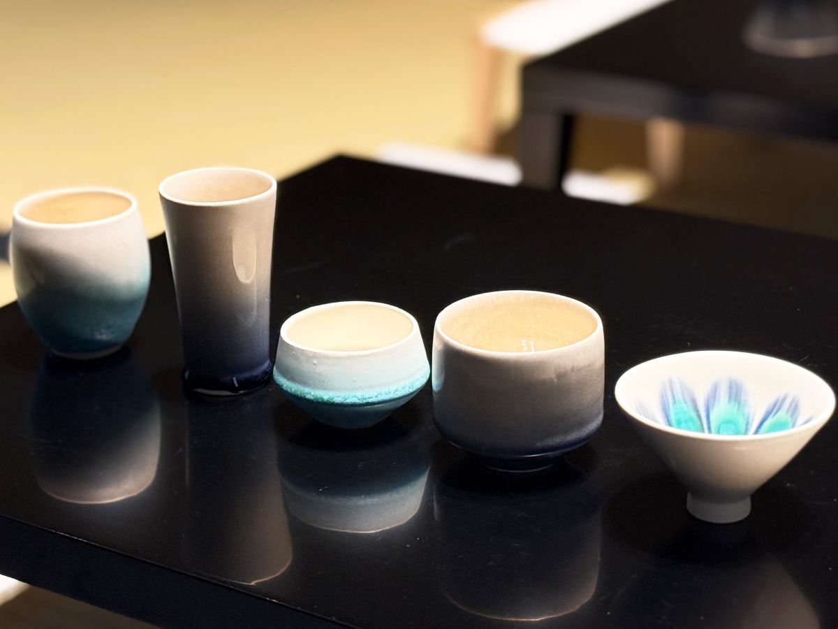 単品1万5400円、セット7万7000円