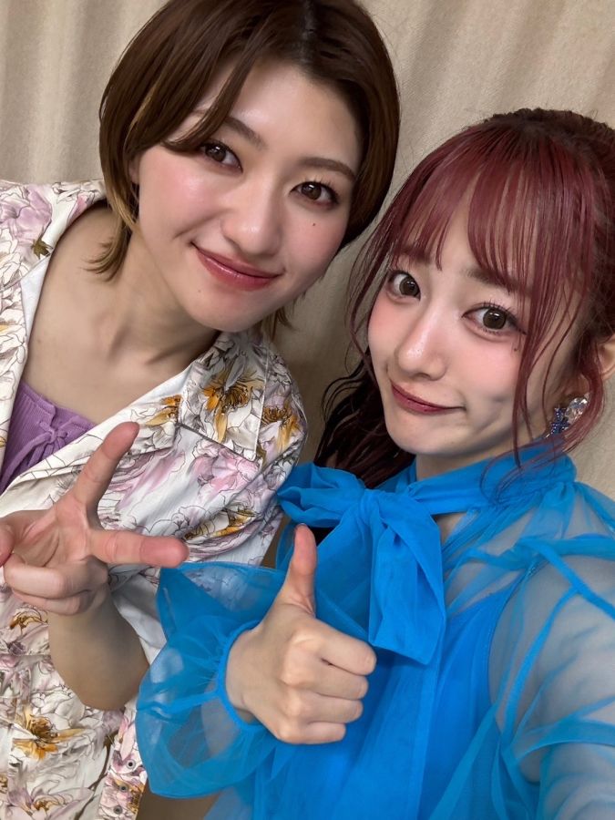 「小林歌穂プロデュース公演〜私のわがままを聴いておくれミニツアー〜」でのツーショット