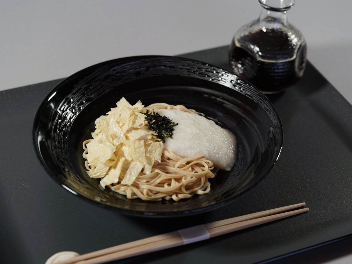 夏季限定「京湯葉入り大豆とろろ蕎麦」972円