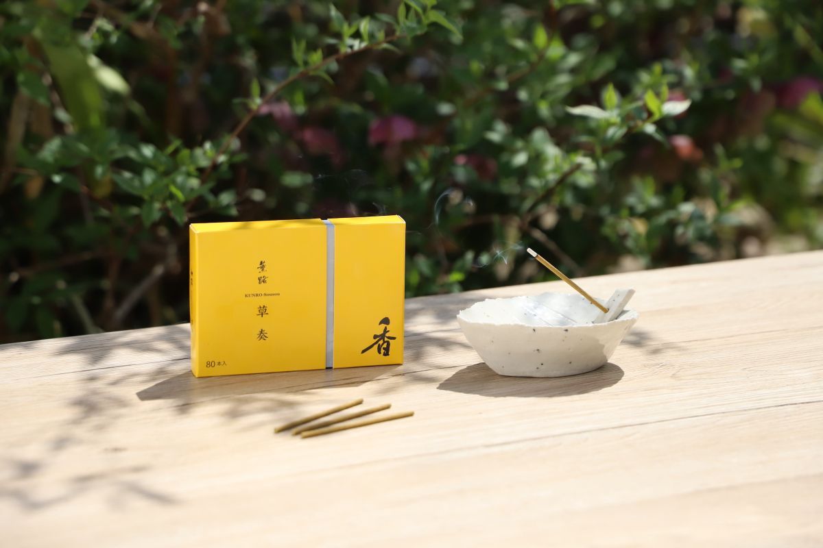 「薫路 草奏」（スティック 80本）1870円