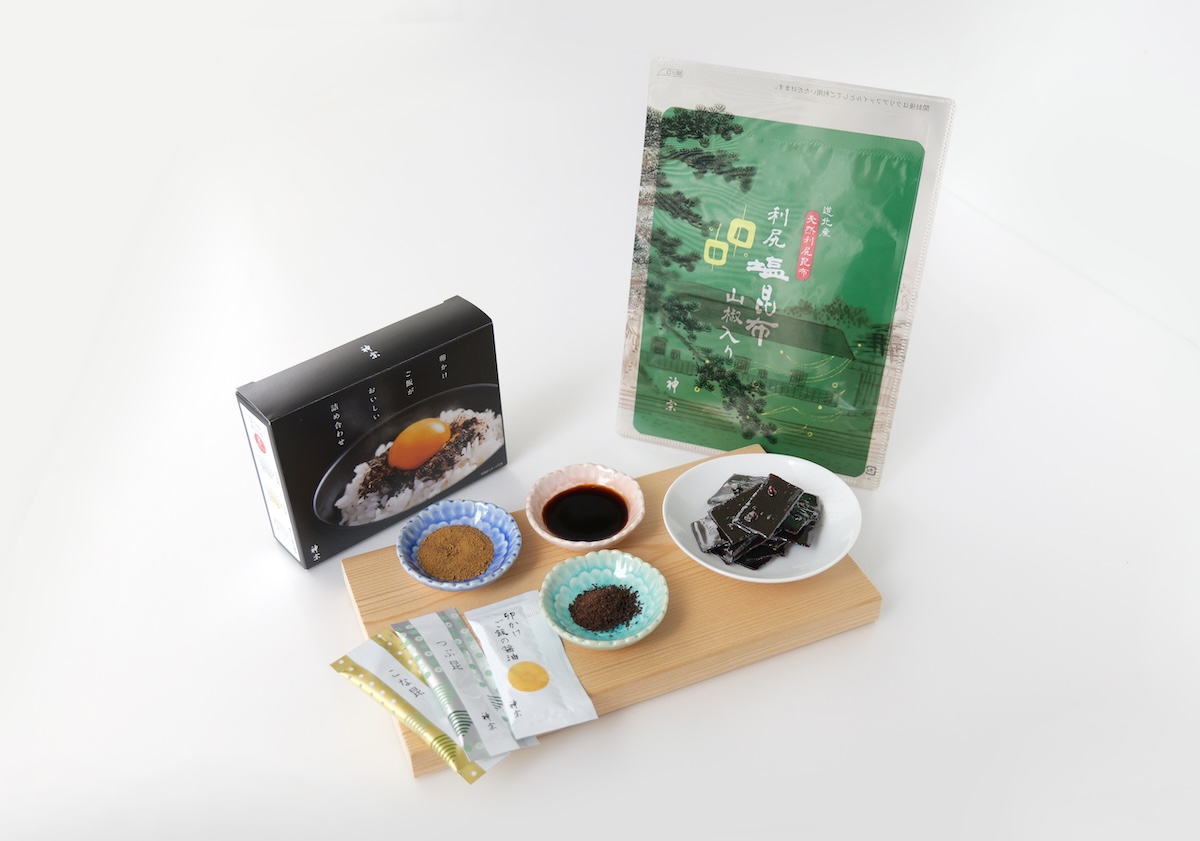 「利尻塩昆布（山椒入り）」1080円、「卵かけご飯がおいしい詰め合わせ」846円