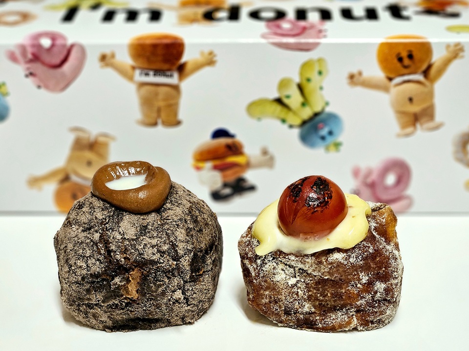 ミルキーチョコクリーム518円、焼きトマトキーマカレー518円