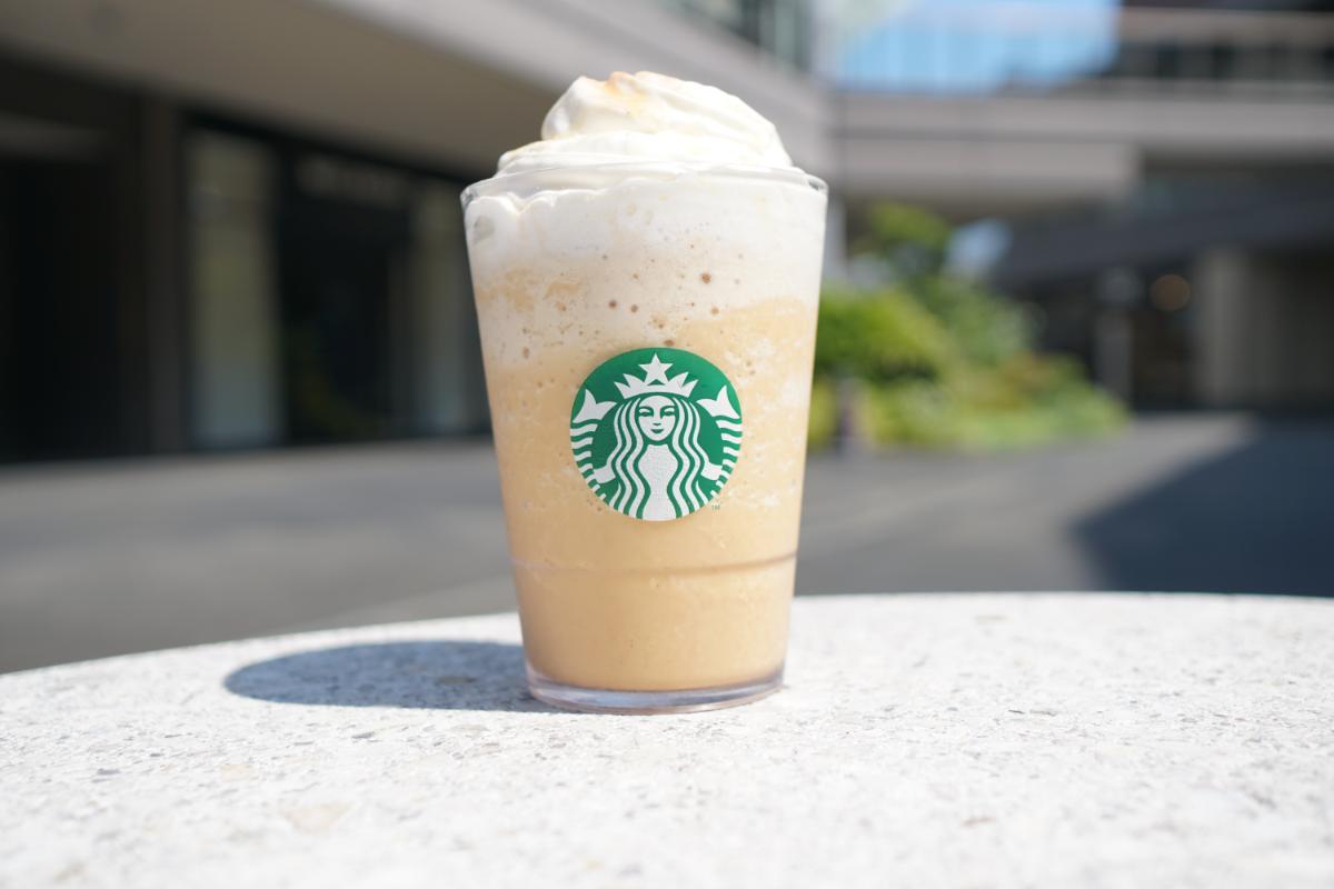 「アールグレイ ブーケ & ティー フラペチーノ®」Tallサイズのみ 668円(持ち帰り)、680円(店内利用)