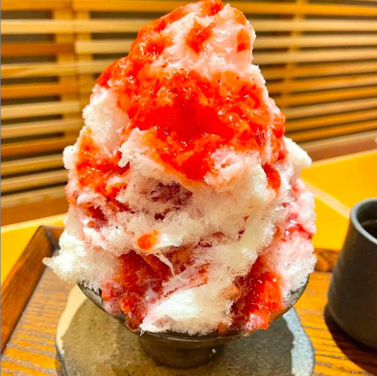 「いちごのかき氷」二段935円/三段1210円