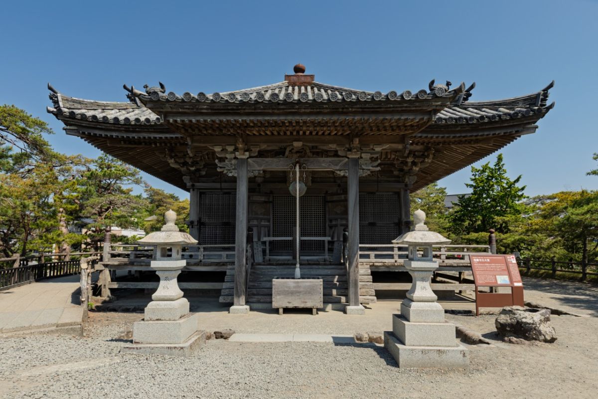 重要文化財「五大堂」