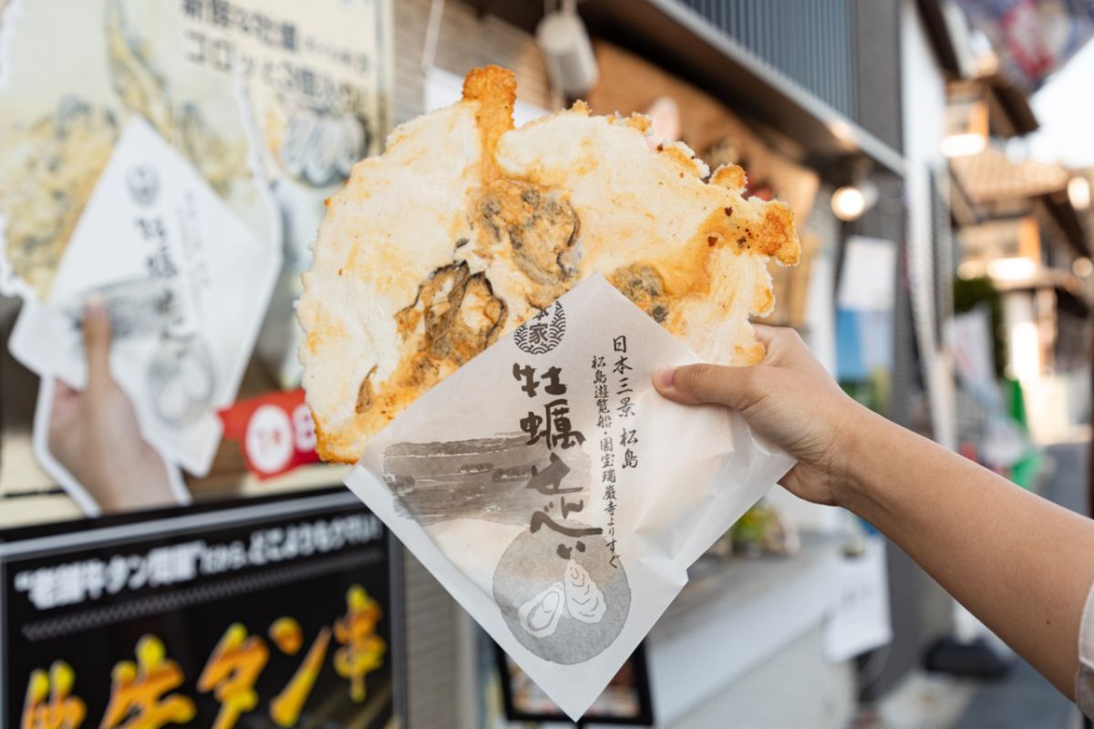 「牡蠣せんべい」800円