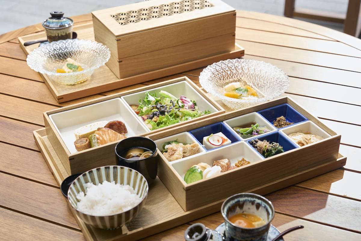 「朝食会席」6500円（サービス料込み）※宿泊券に含む