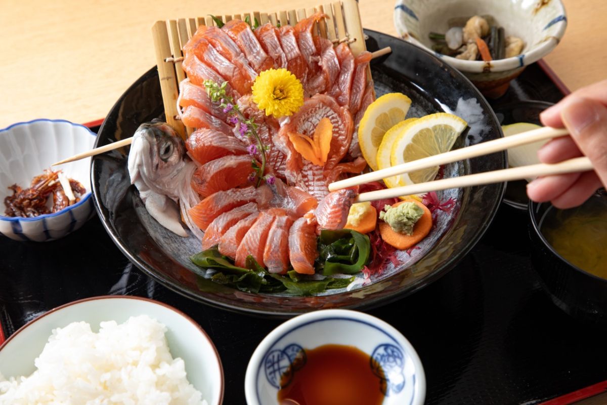 「ひめます刺身定食」2600円