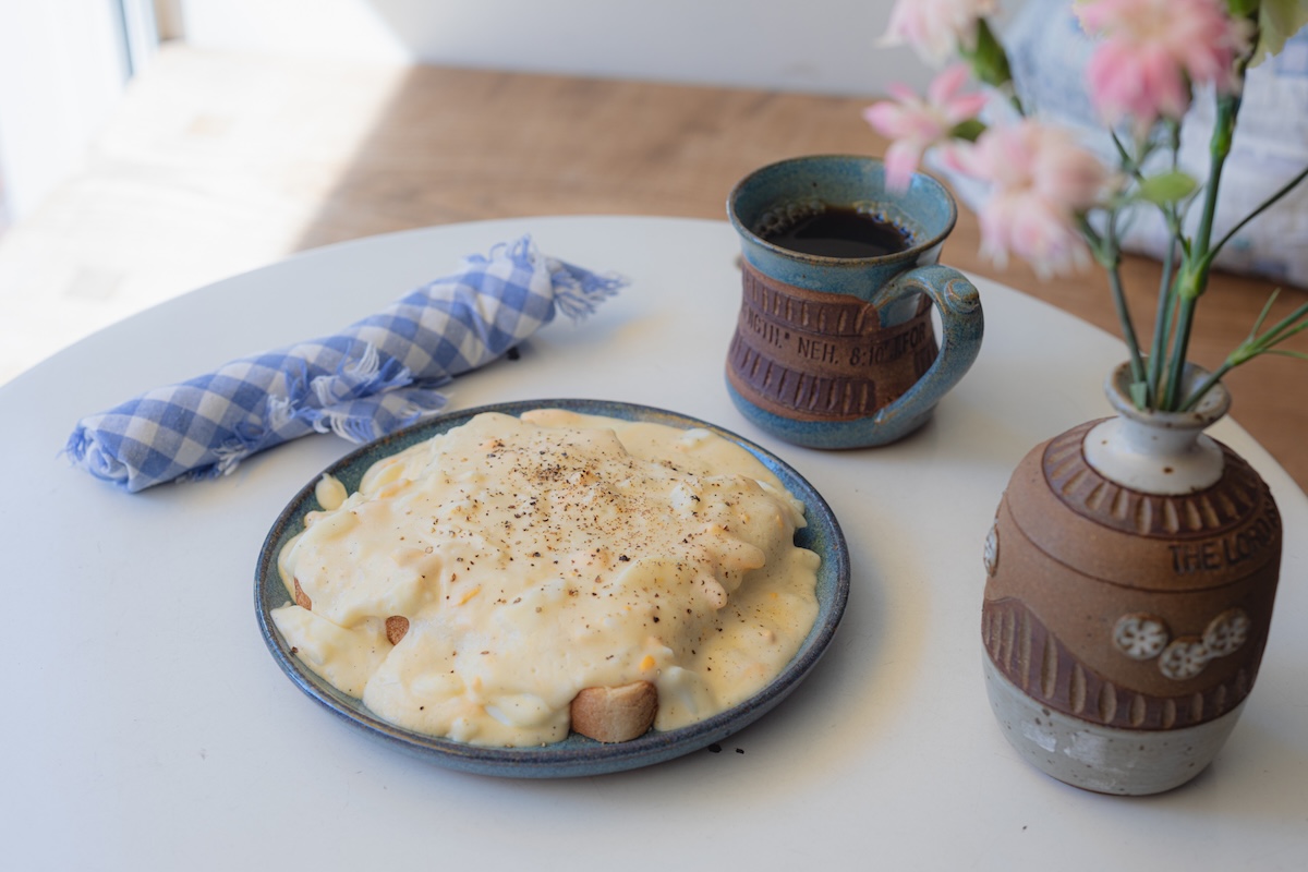 「エッグ グープ」1350円、「コーヒー」440円