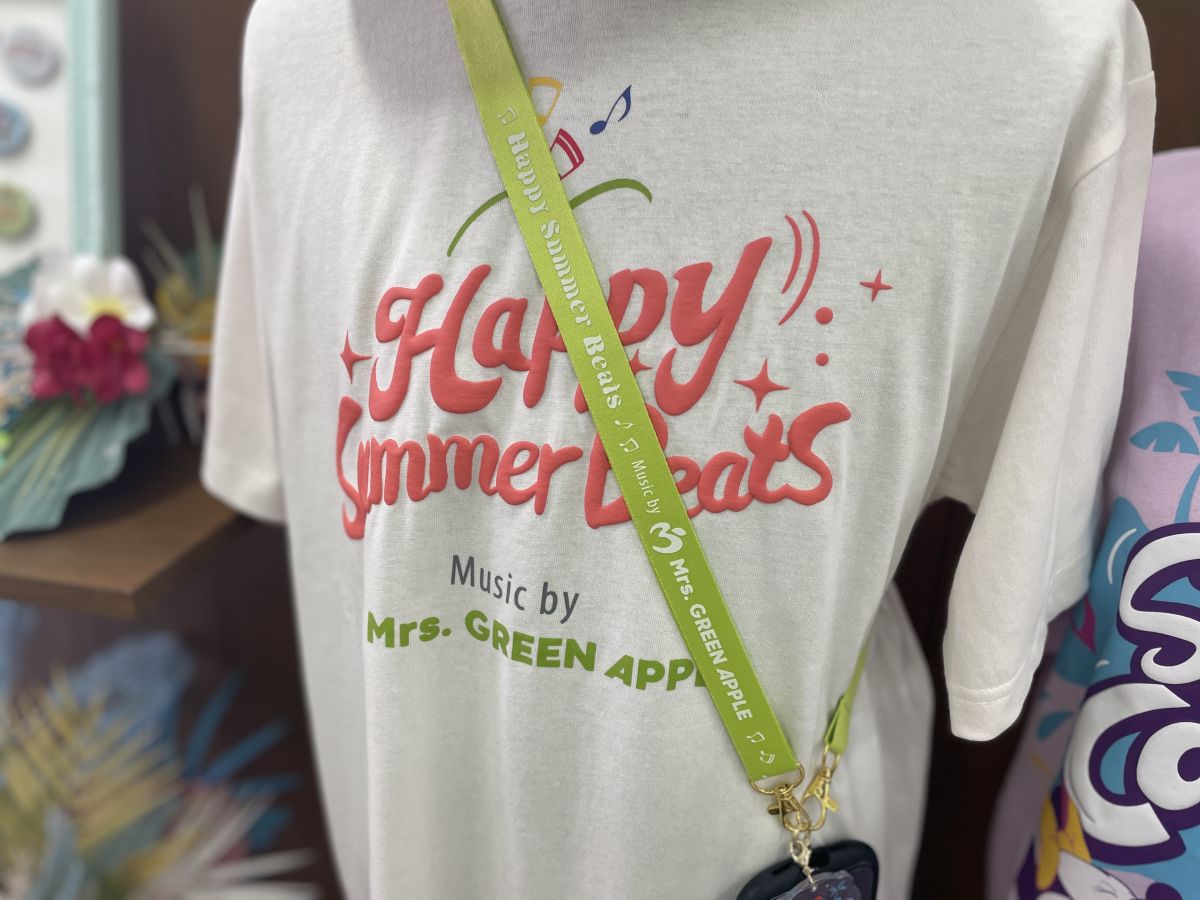 編集部が気になったのはこちらの「Tシャツ」3900円。エンボス加工のピンクのロゴがキュート♪