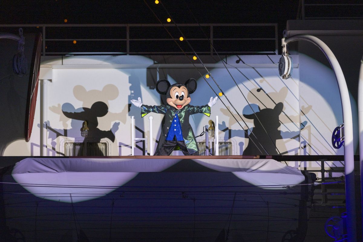 ミッキーはここから登場します！