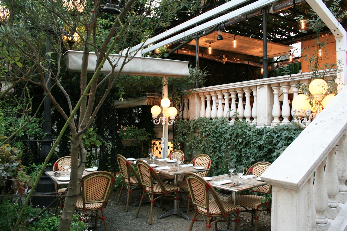 「表参道 バンブー」街灯