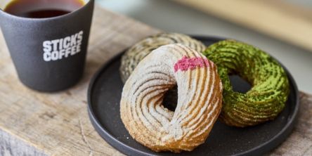 2025年3月オープン！ 京町家カフェで揚げたてチュロスとスペシャルティコーヒーを楽しめる「Sticks Coffee 京都押小路」