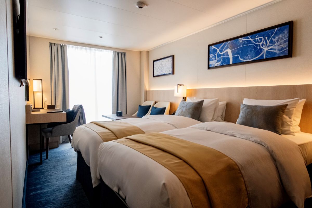 落ち着いた色合いでまとめられたアスカバルコニー