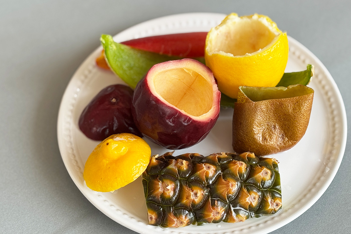 もぎたてのように鮮やかなフルーツの皮