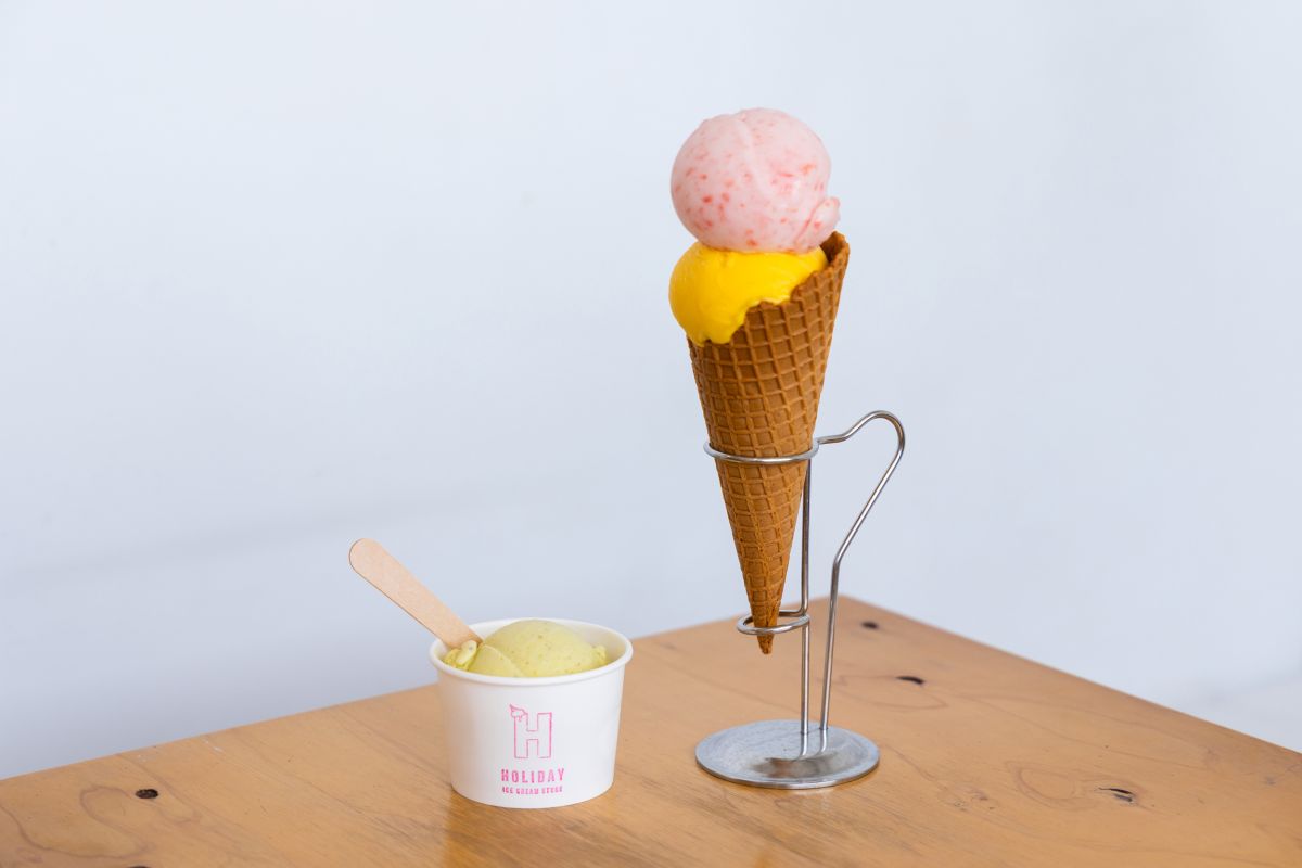 (左から)「シングル」530円、「ダブル」740円、コーン+50円