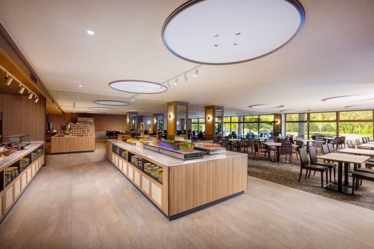 ビュッフェレストランの会場