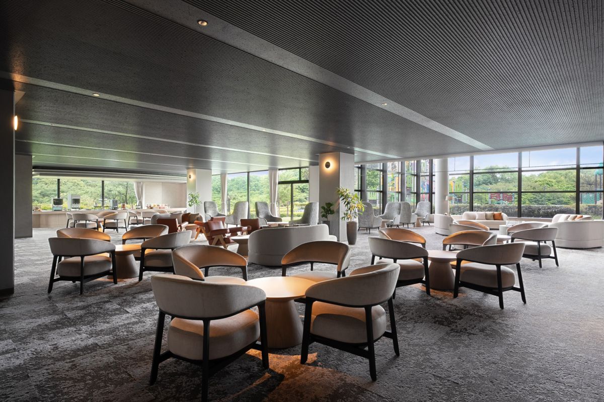 ラウンジの内観