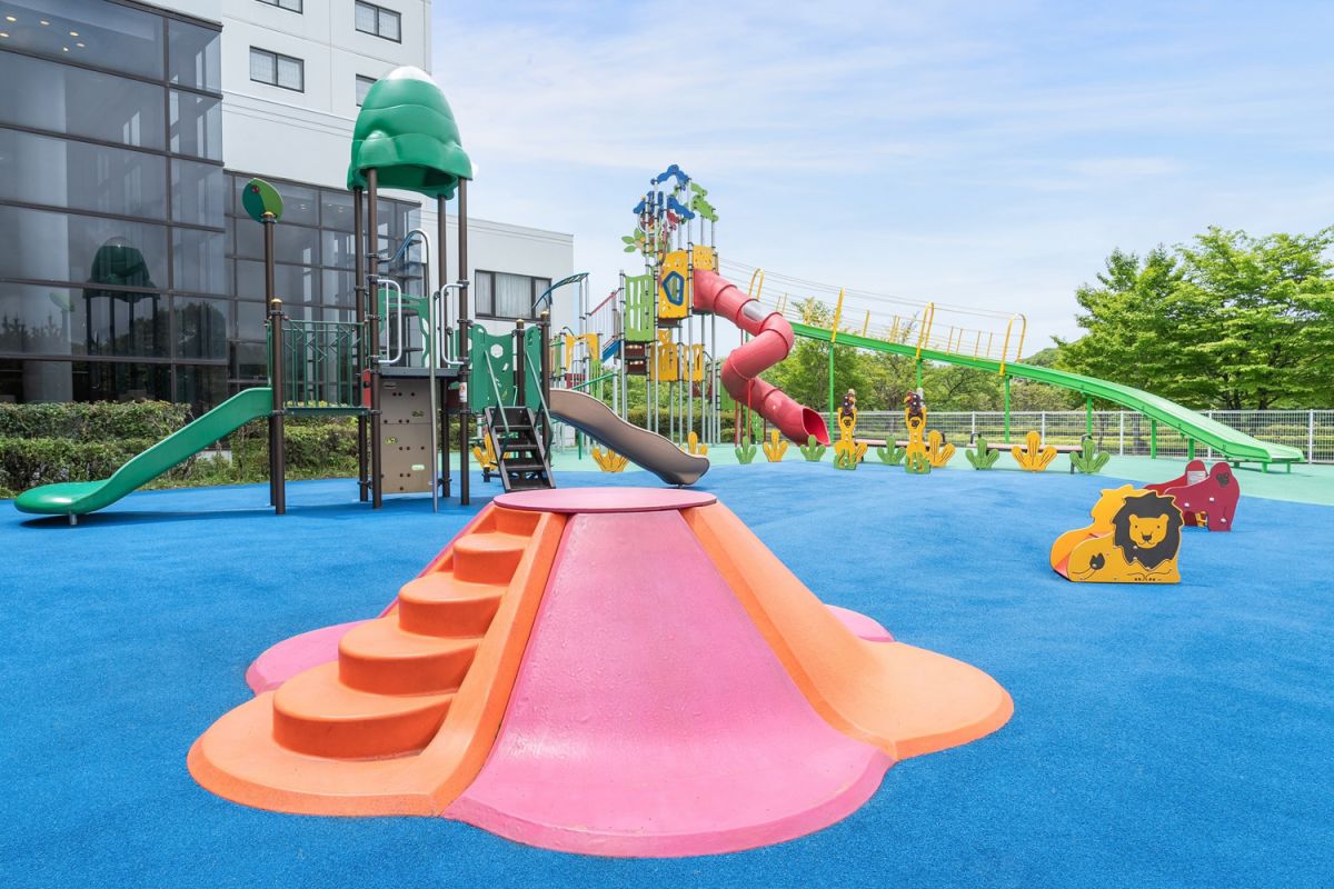 遊具がいっぱいの屋外施設「NASOBO（なそぼ）」