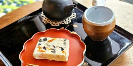 神楽坂の古町屋カフェ「そよや江戸端」で味わう和風カッサータとほうじ茶プリン【ミスター黒猫の東京スイーツトレンドVol.97】