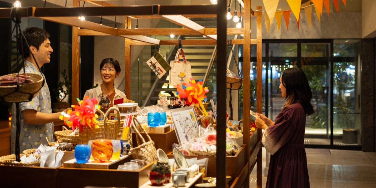 ビジターも楽しめる！「OMO5(おもふぁいぶ)沖縄那覇by 星野リゾート」で開催のナイトイベント「琉球のひととき、宵の宴」