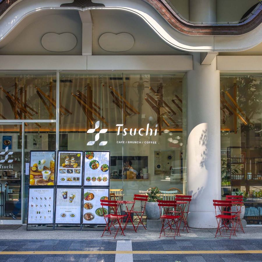 どこもかしこもにぎやかな繁華街の中心に鎮座