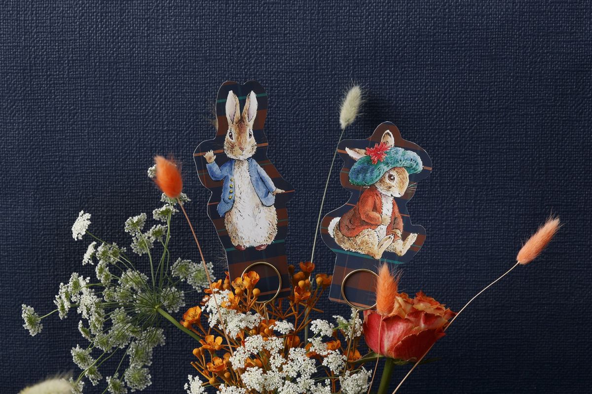 装花とともにキャラクターのフラワーピックも持ち帰れる「ハロウィン装飾付きプラン」／BEATRIX POTTER™(C) Frederick Warne & Co.,2025