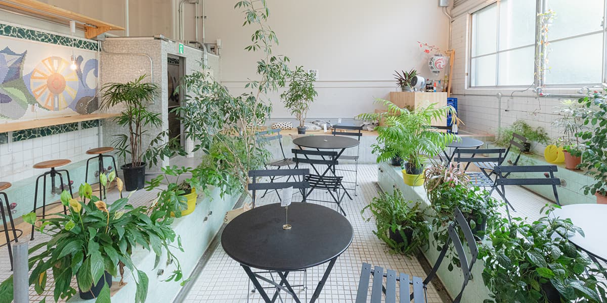 谷根千散歩のひと休みに。銭湯跡地をリノベしたカフェ「MATCHA & ESPRESSO MIYANO-YU」で過ごすノスタルジックなひととき