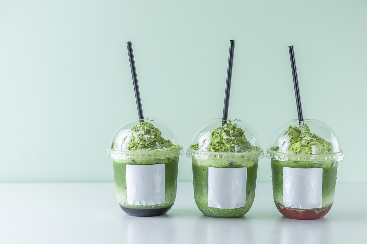 『道の駅 そらっと牧之原』お濃茶ラテ。左からお抹茶クリーム盛り780円、黒糖蜜お抹茶クリーム盛り810円、静岡いちご お抹茶クリーム盛り830円