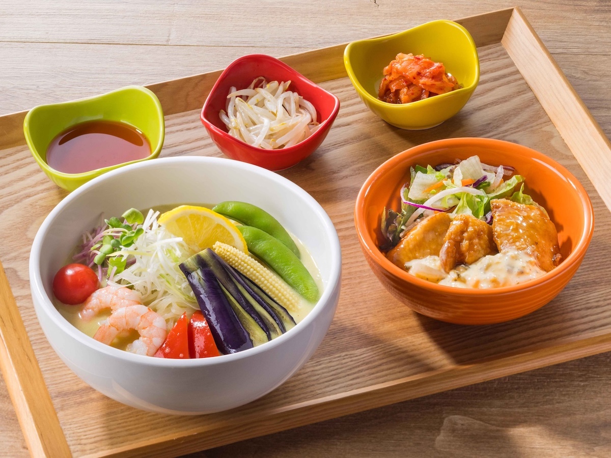 「たっぷり野菜のシビ辛麻辣冷麺＆選べる副菜」1649円