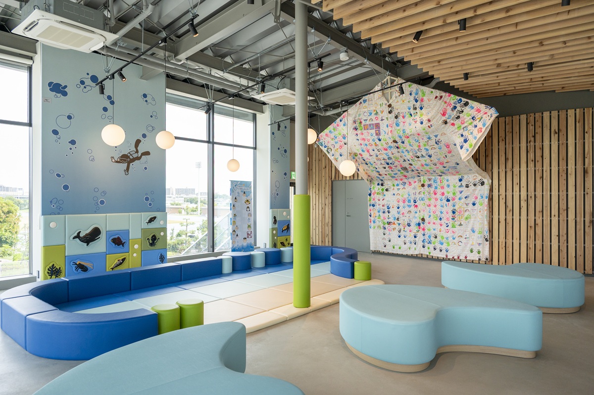 壁面を彩るのは海の生き物たち