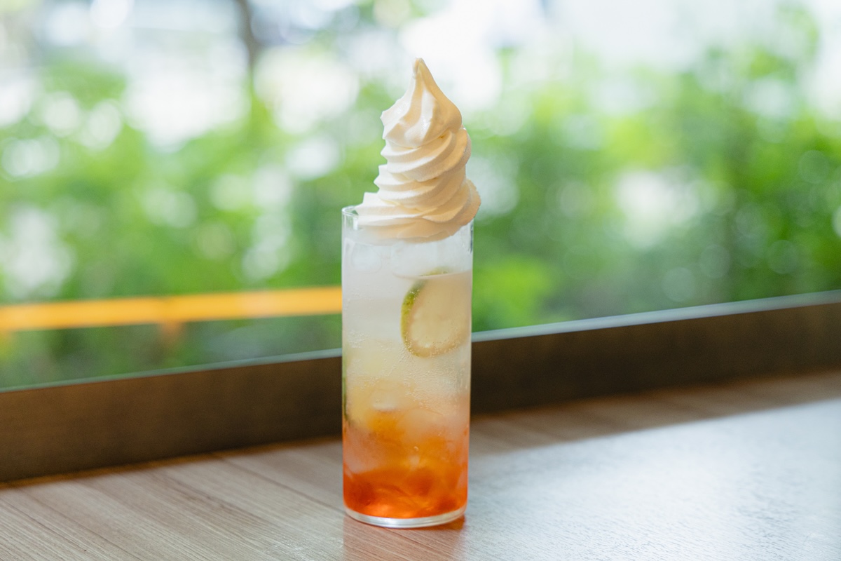 「北海道ソーダフロート(メロン)」880円