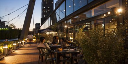 【大阪・南堀江】夜カフェ「MOULiN」でリバービューの夜景を満喫。なんば駅からすぐの好アクセス