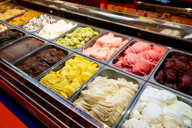 「CUPS MEDIO」（2フレーバー）692円～ ※画像は元町本店のもの。「ユーハイム本店別館TOTTEI KOBE」のジェラートは12フレーバー／ⒸJuchheim