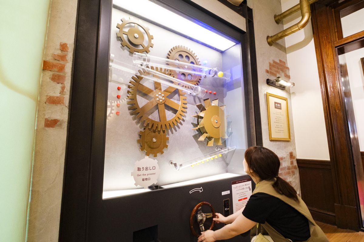 「白い恋人 Akarenga sweets labo」