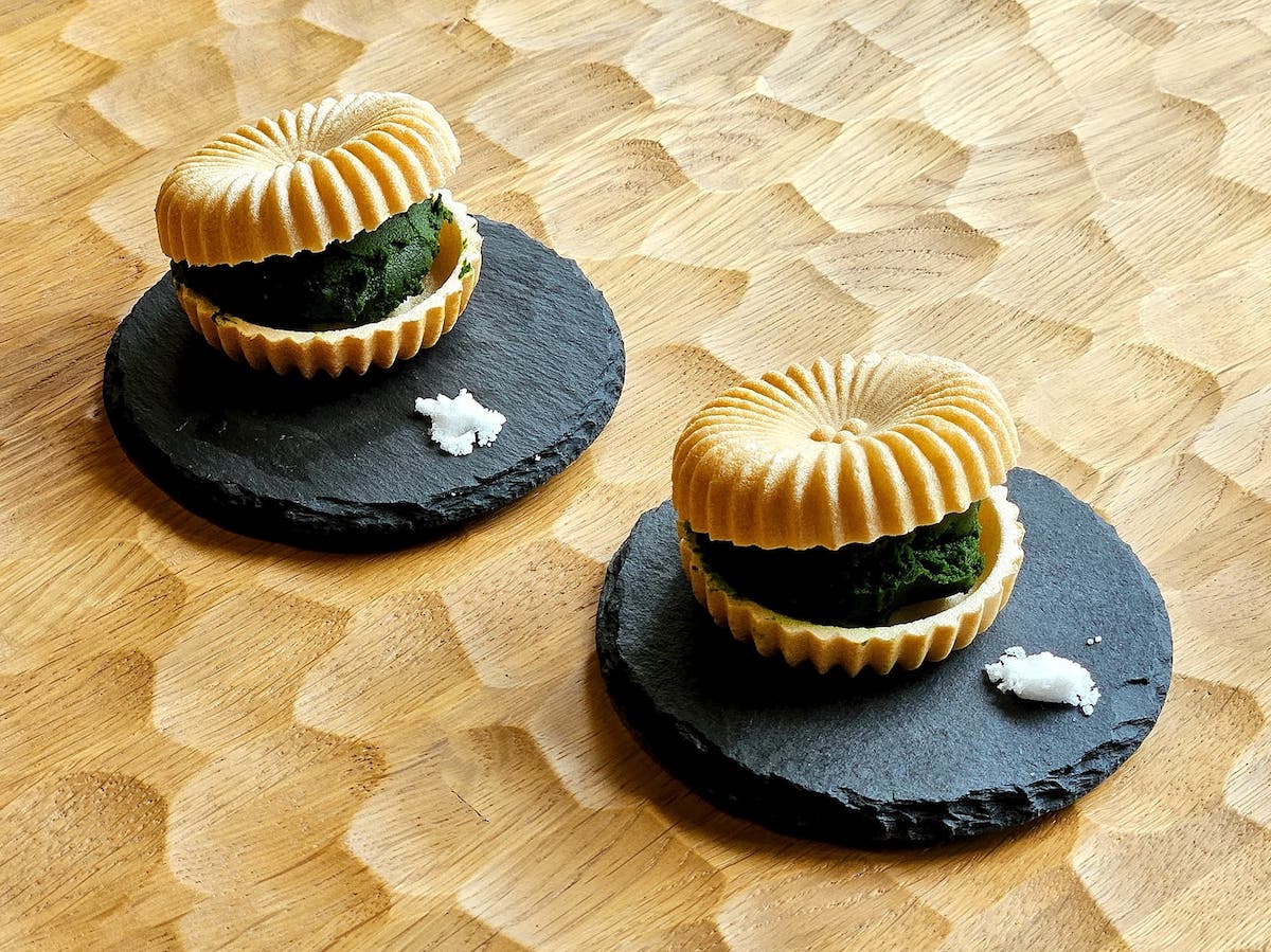 渋谷限定 「八十八最中」1個400円