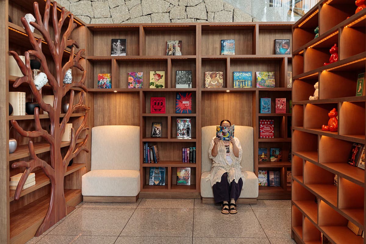 「The Library Lounge」館内