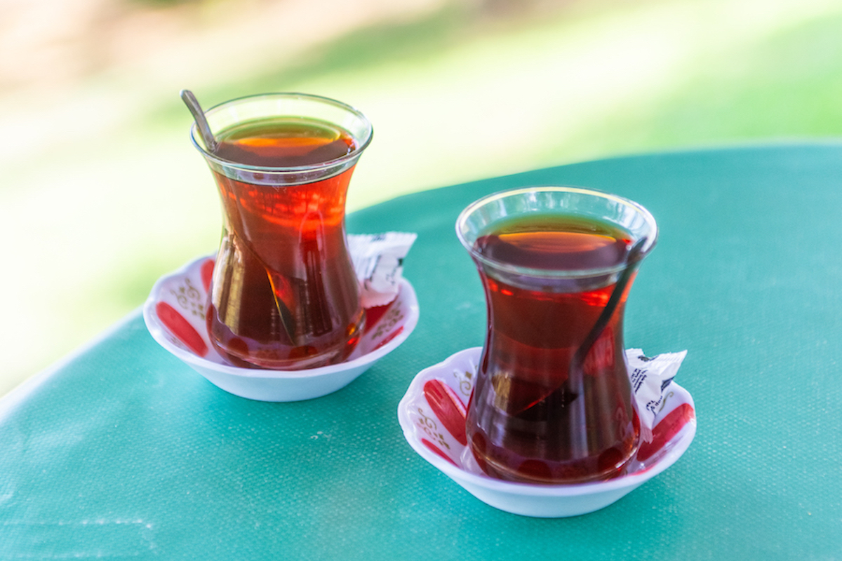 「チャイ」各55TL