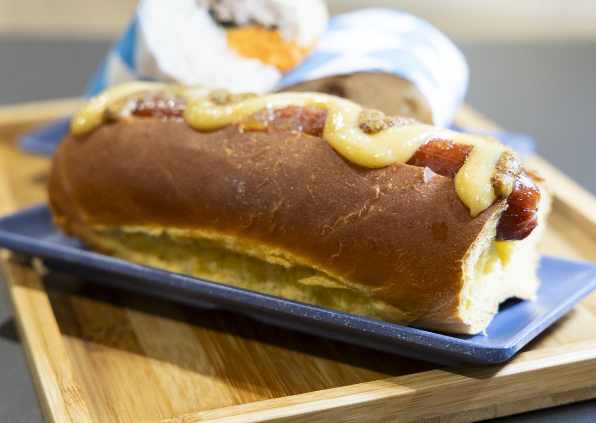 大きめサイズの「アロハ・ホットドッグ」$12.50