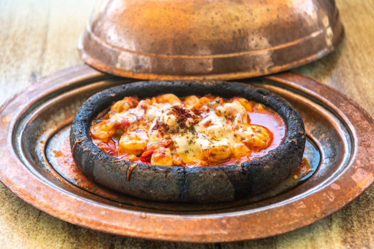 「Karides g&uuml;ve&ccedil;（エビの土鍋焼き）」1245TL