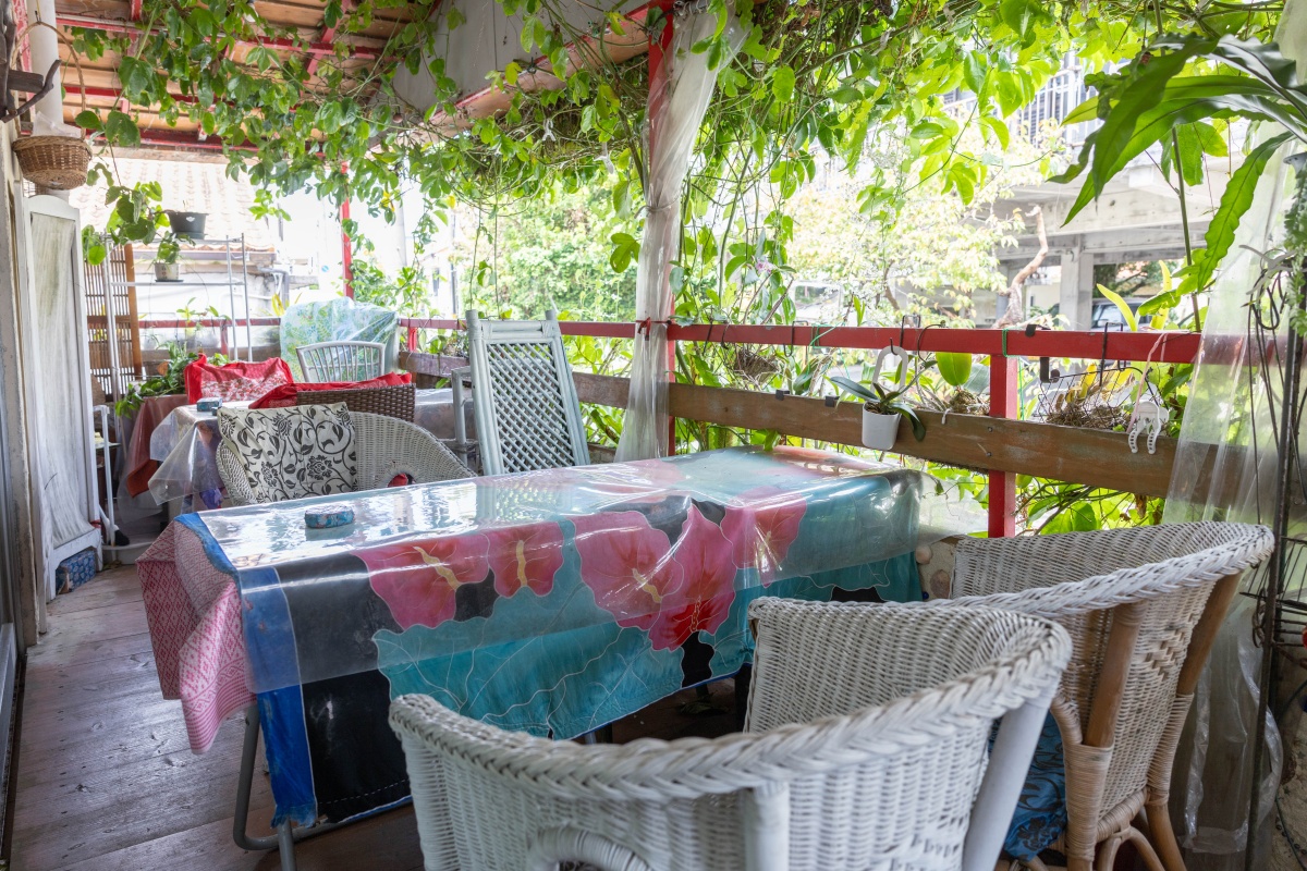 2階にはテラス席も