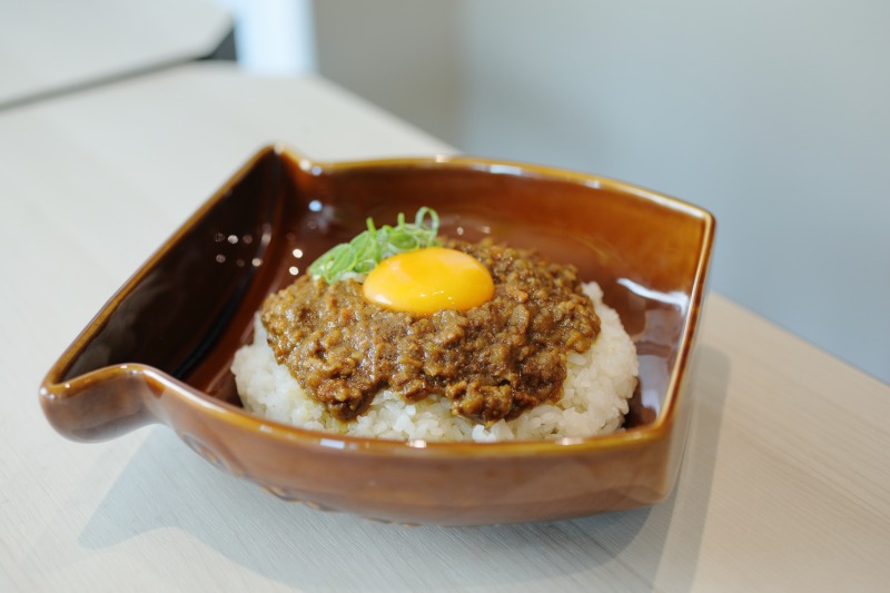 「蛸壺キーマカレー」1080円（持ち帰り専用容器は写真と異なる）